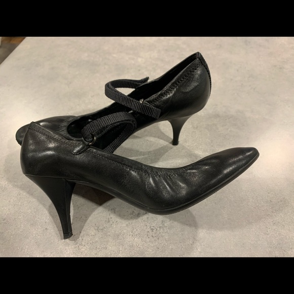 Prada shoes: Mary Janes - Picture 7 of 7